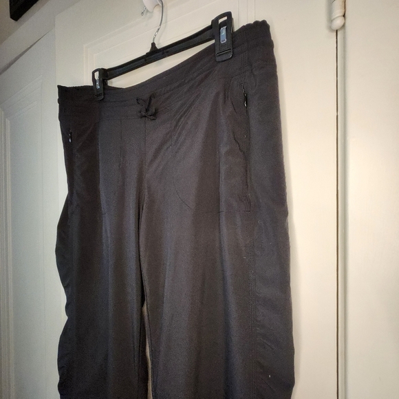 ATHLETA LA VIVA ruched Pants Black Lined EUC sz 14 - Picture 7 of 11
